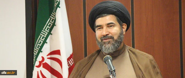 رییس مرکز هم اندیشی استادان و نخبگان دانشگاهی کشور:

هم اندیشی، حلقه واسط و محلی  برای خرد جمعی عالمان و اندیشمندان بعنوان پشتوانه اعمال و عملیات مدیران 4