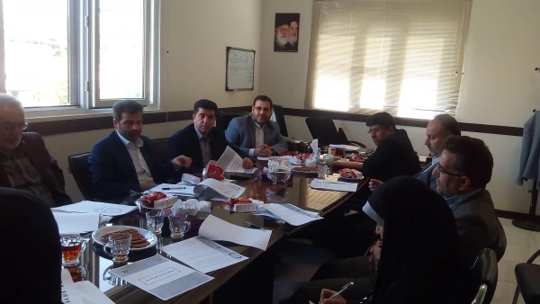 جلسه تدوین «شیوه نامه جدید وصول هزینه های شبانه روزی در سال تحصیلی 1397-1396» برگزار شد 3