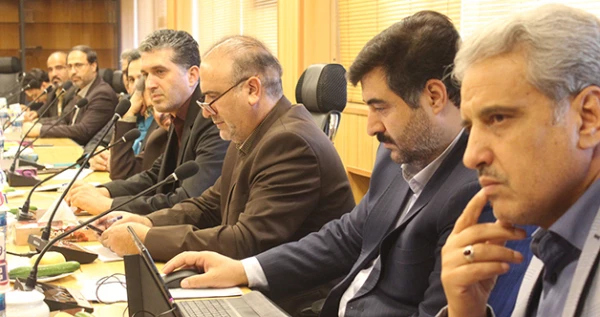 سرپرست دانشگاه در نشست ارزیابی برنامه عملکرد سال 96 عنوان کرد:

برنامه محوری از لوازم پایه و بنیادی رسیدن به چشم انداز است 8