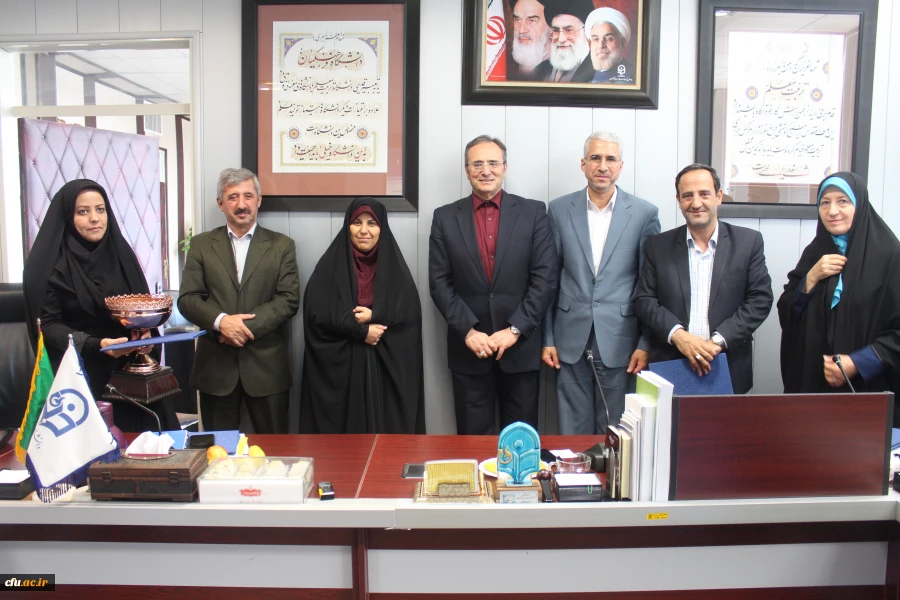 دکتر مهرمحمدی در جلسه انعقاد تفاهم نامه بین دانشگاه فرهنگیان و فدراسیون ورزش همگانی و تقدیر از دست اندرکاران المپیاد ورزشی:

به جشنواره ها و المپیادها، به عنوان متن و بخشی از برنامه نگاه کنیم 3