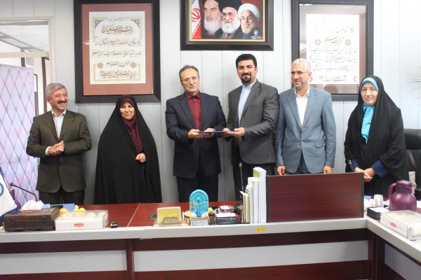 دکتر مهرمحمدی در جلسه انعقاد تفاهم نامه بین دانشگاه فرهنگیان و فدراسیون ورزش همگانی و تقدیر از دست اندرکاران المپیاد ورزشی:

به جشنواره ها و المپیادها، به عنوان متن و بخشی از برنامه نگاه کنیم 5