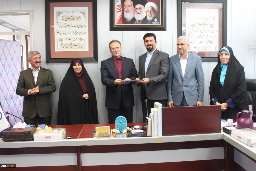 دکتر مهرمحمدی در جلسه انعقاد تفاهم نامه بین دانشگاه فرهنگیان و فدراسیون ورزش همگانی و تقدیر از دست اندرکاران المپیاد ورزشی:

به جشنواره ها و المپیادها، به عنوان متن و بخشی از برنامه نگاه کنیم 5