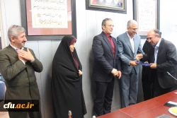 دکتر مهرمحمدی در جلسه انعقاد تفاهم نامه بین دانشگاه فرهنگیان و فدراسیون ورزش همگانی و تقدیر از دست اندرکاران المپیاد ورزشی:

به جشنواره ها و المپیادها، به عنوان متن و بخشی از برنامه نگاه کنیم 10