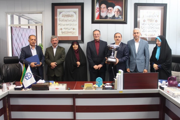 دکتر مهرمحمدی در جلسه انعقاد تفاهم نامه بین دانشگاه فرهنگیان و فدراسیون ورزش همگانی و تقدیر از دست اندرکاران المپیاد ورزشی:

به جشنواره ها و المپیادها، به عنوان متن و بخشی از برنامه نگاه کنیم 10