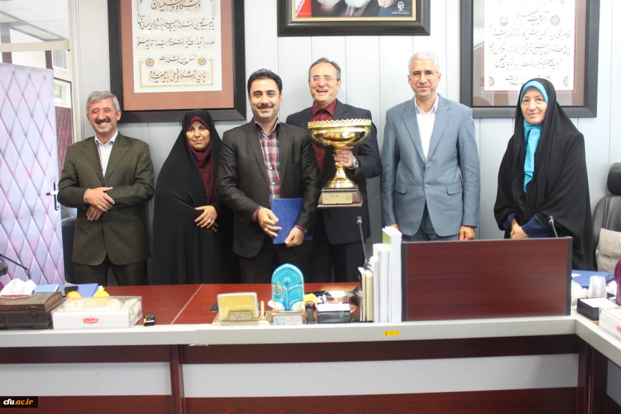 دکتر مهرمحمدی در جلسه انعقاد تفاهم نامه بین دانشگاه فرهنگیان و فدراسیون ورزش همگانی و تقدیر از دست اندرکاران المپیاد ورزشی:

به جشنواره ها و المپیادها، به عنوان متن و بخشی از برنامه نگاه کنیم 10