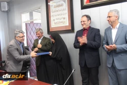 دکتر مهرمحمدی در جلسه انعقاد تفاهم نامه بین دانشگاه فرهنگیان و فدراسیون ورزش همگانی و تقدیر از دست اندرکاران المپیاد ورزشی:

به جشنواره ها و المپیادها، به عنوان متن و بخشی از برنامه نگاه کنیم 12