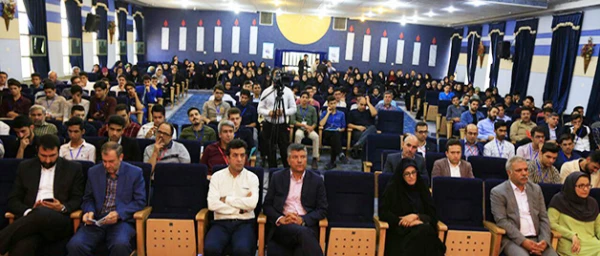 مدیرکل امور فرهنگی دانشگاه فرهنگیان در مراسم افتتاحیه دومین دوره فیلم سازی:

هنر سینما متعالی ترین راه برای تمدن سازی اسلامی است 3