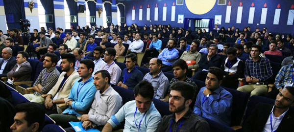 دکتر عروف زاد سرپرست مدیریت پردیس های استان اصفهان در مراسم افتتاحیه دومین دوره فیلم سازی:  

فیلم ها و تصاویر بهترین ابزار برای انتقال اندیشه ها هستند 2