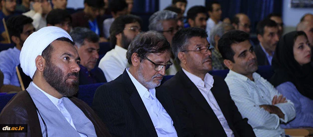 حجت الاسلام و المسلمین عابدی درمراسم اختتامیه دومین دوره توانمند سازی  فیلم نامه نویسی و فیلم سازی :

اهمیت محتوا و تکنیک در هنر اسلامی / هنر ابزاری در اختیار بشر 
 2