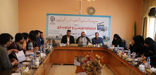 سرپرست معاونت فرهنگی و اجتماعی دانشگاه فرهنگیان در جمع اصحاب رسانه اصفهان:

هر سال هر دانشجو یک مهارت و دانشجو محوری از شعارهای معاونت فرهنگی است 3