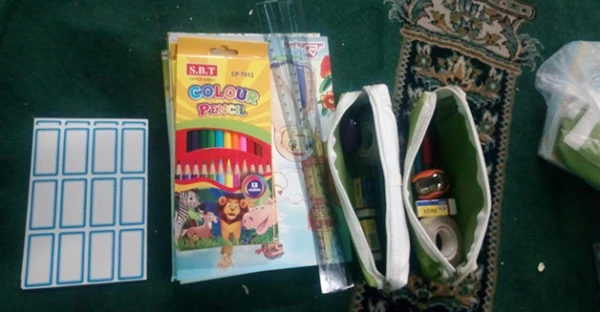 آتش به اختیار فرهنگی دانشجو معلمان مرکز شهید بهشتی تهران:

تهیه لوازم التحریر دانش آموزان و اهدا به خانواده های بی بضاعت محله خزانه تهران
 2