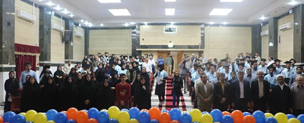 دکتر مولایی در آیین دومین جشن دانش آموختگی دانشجویان ورودی 92 استان بوشهر:

معلمان پیام آوران خوشبختی اجتماع هستند و رسالت پیامبرگونه تربیت نسل آینده را برعهده دارند
 3