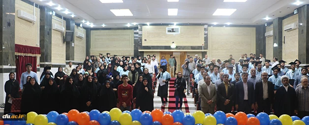 دکتر مولایی در آیین دومین جشن دانش آموختگی دانشجویان ورودی 92 استان بوشهر:

معلمان پیام آوران خوشبختی اجتماع هستند و رسالت پیامبرگونه تربیت نسل آینده را برعهده دارند
 3