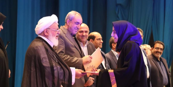 آیت الله ناصری در جشن دانش آموختگی دانشجومعلمان ورودی 92 پردیس های استانی یزد:

در حرفه معلمی احساس مسئولیت کنید چون پیش خدا پاسخگو خواهید بود
 4