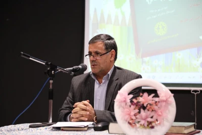 دکتر ساکی در گردهمایی مدیران مدارس و مسوولان آموزش و پرورش منطقه 11 تهران بمناسبت آغاز سال تحصیلی جدید :

مدیران مدارس ، توسعه دانش آموزش محتوای معلمان Pck)) را در دستور خود قرار دهند