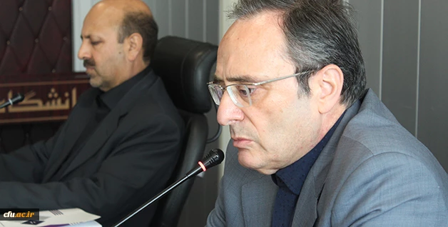 سرپرست دانشگاه فرهنگیان در نشست بررسی شیوه نامه سال تحصیلی جدید:

محیط های آموزشی و یادگیری باید بیش از پیش با ارزش های حسینی در بعد معرفتی آن آمیخته شوند 2