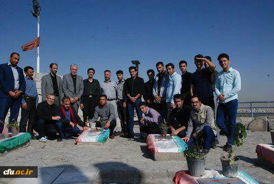 کارکنان و دانشجویان مرکز آموزش عالی ثامن الحجج ( ع) مشهد با شهیدان انقلاب اسلامی تجدید میثاق  کردند