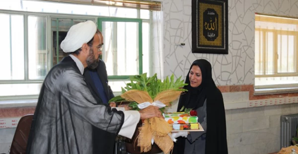 آیین تکریم و معارفه معاونان پردیس فاطمه الزهرا(س) یزد برگزار شد 5