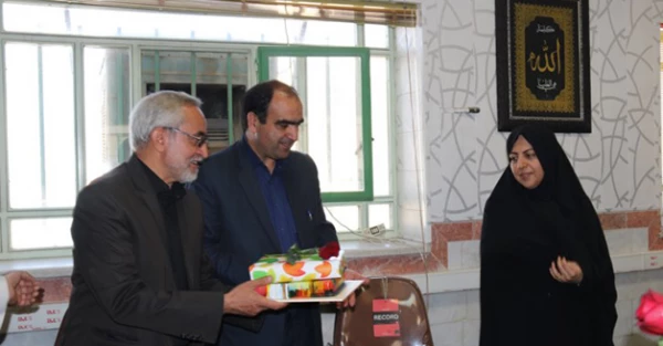 آیین تکریم و معارفه معاونان پردیس فاطمه الزهرا(س) یزد برگزار شد 6