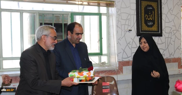 آیین تکریم و معارفه معاونان پردیس فاطمه الزهرا(س) یزد برگزار شد 6