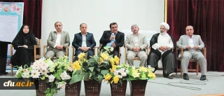 دکتر کیانی در آئین استقبال از دانشجو معلمان ورودی ۹۶ مطرح کرد:

در فقدان مطلوبیت های لازم برای تربیت معلم باید بهره ورانه و ایثارگرانه شهروندانی دیندار، مکلف و مسئول معلم تربیت کنیم