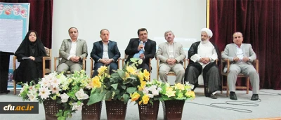 دکتر کیانی در آئین استقبال از دانشجو معلمان ورودی ۹۶ مطرح کرد:

در فقدان مطلوبیت های لازم برای تربیت معلم باید بهره ورانه و ایثارگرانه شهروندانی دیندار، مکلف و مسئول معلم تربیت کنیم