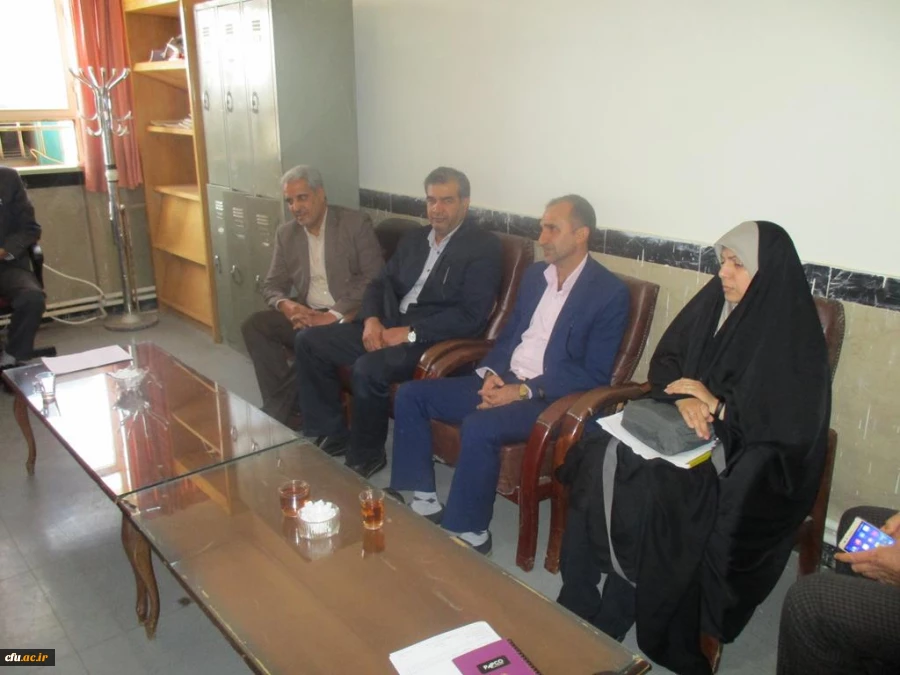 بازدید مدیر کل برنامه ریزی، خدمات و رفاه دانشجویی از پردیس های استان ایلام
 3