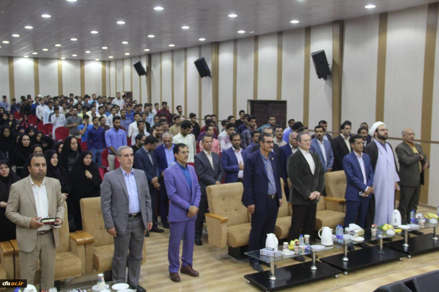 سرپرست دانشگاه فرهنگیان کشور در بندرعباس:

سیاست "از بوم برای بوم" سیاستی درست است، اما بدون تکمله "در بوم" 2