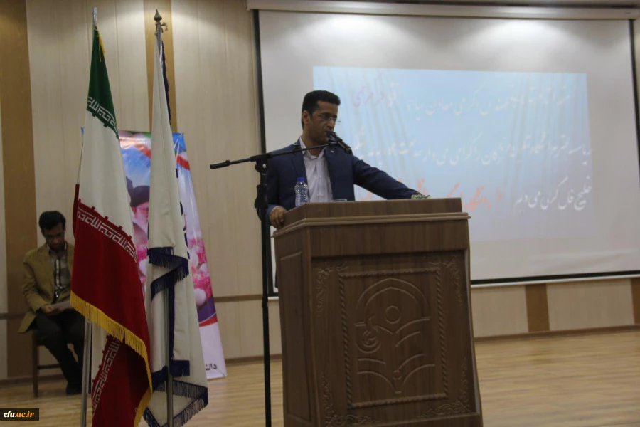 سرپرست دانشگاه فرهنگیان کشور در بندرعباس:

سیاست "از بوم برای بوم" سیاستی درست است، اما بدون تکمله "در بوم" 2