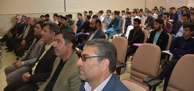 در جلسه ی توجیهی دانشجو معلمان ورودی 96 دانشگاه فرهنگیان خراسان جنوبی:

معلمی فکور و خردمند و چند بعدی باشیم 3