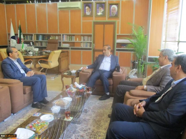 دیدار مدیر کل برنامه ریزی، خدمات و رفاه دانشجویی دانشگاه فرهنگیان با استاندار ایلام؛ 2