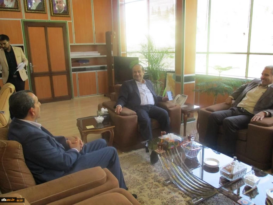 دیدار مدیر کل برنامه ریزی، خدمات و رفاه دانشجویی دانشگاه فرهنگیان با استاندار ایلام؛ 3