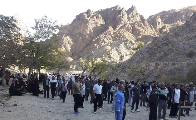 با حضور دانشجومعلمان دانشگاه فرهنگیان خراسان جنوبی برگزار شد:

همایش بزرگ پیاده روی خانوادگی هفته تربیت بدنی و بهداشت روان 4