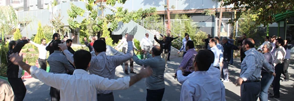 برگزاری ورزش صبحگاهی به مناسبت گرامیداشت هفته تربیت بدنی در سازمان مرکزی دانشگاه فرهنگیان 3