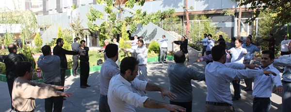 برگزاری ورزش صبحگاهی به مناسبت گرامیداشت هفته تربیت بدنی در سازمان مرکزی دانشگاه فرهنگیان 5