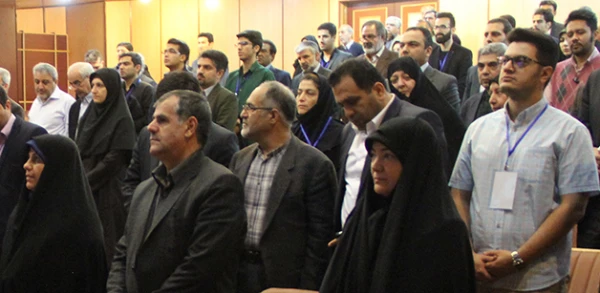 دکتر مهرمحمدی در کنفرانس ملی فرصت ها و پیشرفت های فناوری اطلاعات:

برنامه غیر درسی و غیر متشکل و آموزش غیر مستقیم از ابعاد تربیت تکنولوژیک دانشجو معلمان 2