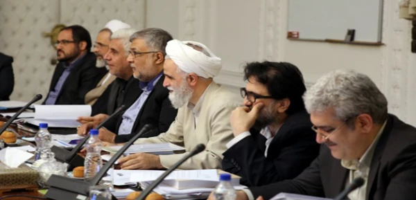 در جلسه شورای عالی انقلاب فرهنگی به ریاست دکتر روحانی صورت گرفت: 

معرفی دکتر حدادعادل به عنوان نماینده شورا در زمینه ساماندهی مدارس غیرانتفاعی، تاکید شورای عالی انقلاب فرهنگی بر تربیت معلم و تامین کادر مورد نیاز آموزش و پرورش از مسیر دانشگاه فرهنگیان 2