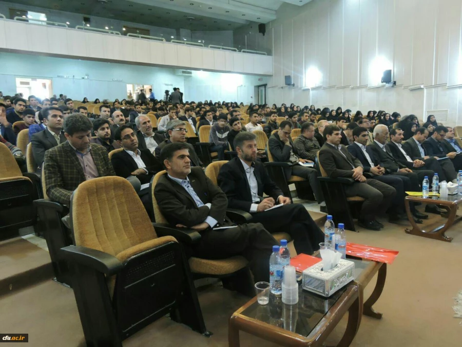 دکتر ساکی در همایش دانش آموختگان دانشگاه در استان چهار محال بختیاری:

معلمان فکور و پژوهنده رکن مدارس اثربخش هستند 3