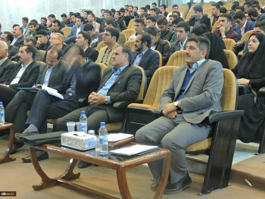 دکتر ساکی در همایش دانش آموختگان دانشگاه در استان چهار محال بختیاری:

معلمان فکور و پژوهنده رکن مدارس اثربخش هستند 4