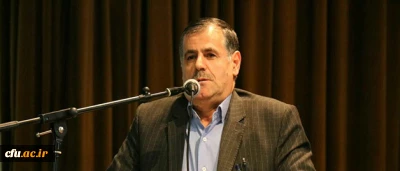 دکتر ساکی در همایش دانش آموختگان دانشگاه در استان چهار محال بختیاری:

معلمان فکور و پژوهنده رکن مدارس اثربخش هستند