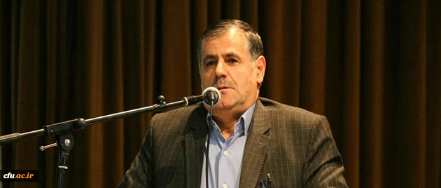 دکتر ساکی در همایش دانش آموختگان دانشگاه در استان چهار محال بختیاری:

معلمان فکور و پژوهنده رکن مدارس اثربخش هستند 2