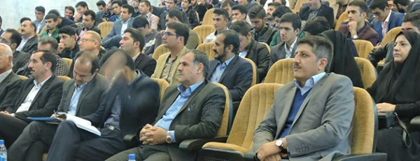 دکتر ساکی در همایش دانش آموختگان دانشگاه در استان چهار محال بختیاری:

معلمان فکور و پژوهنده رکن مدارس اثربخش هستند 4