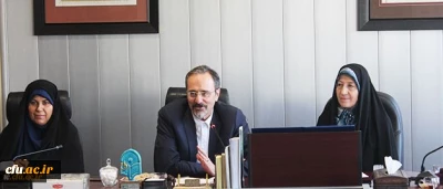 اهداء لوح تقدیر و جوایز به دانشجو معلمان ورزشکار شرکت کننده در اولین المپیاد ملی ورزش همگانی دانشجویان دانشگاه ها و موسسات آموزش عالی سراسر کشور