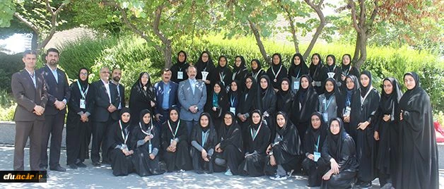 اهداء لوح تقدیر و جوایز دانشجو معلمان ورزشکار شرکت کننده در اولین المپیاد ملی ورزش همگانی