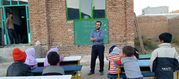 به همت گروه جهادی شهدای دانشجومعلم دانشگاه فرهنگیان استان آذربایجان شرقی برگزار شد: 

اردوی جهادی دوروزه در شهرستان مراغه،روستای محروم جمال آباد
 2