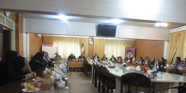 در راستای ایجاد هماهنگی و بهره مندی از خرد جمعی برگزار شد:

نشست عمومی مدیریت استانی دانشگاه فرهنگیان همدان با اعضای هیات علمی 
 2