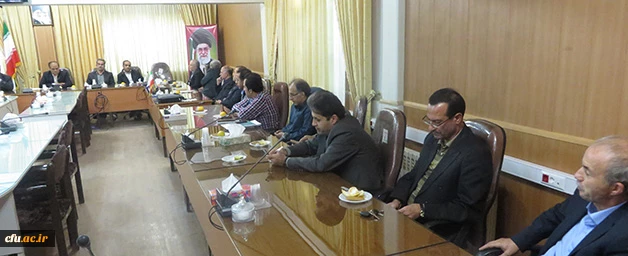 در راستای ایجاد هماهنگی و بهره مندی از خرد جمعی برگزار شد:

نشست عمومی مدیریت استانی دانشگاه فرهنگیان همدان با اعضای هیات علمی 
 3