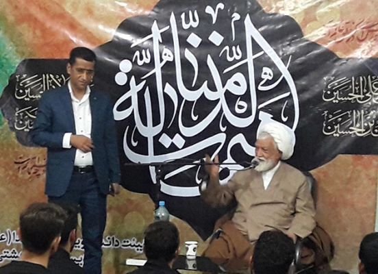 با سخنرانی آیت الله نعیم آبادی برگزار شد:

مراسم هفتگی هیئت دانشجویی سیدالشهداءعلیه السلام پردیس شهید بهشتی هرمزگان
 3