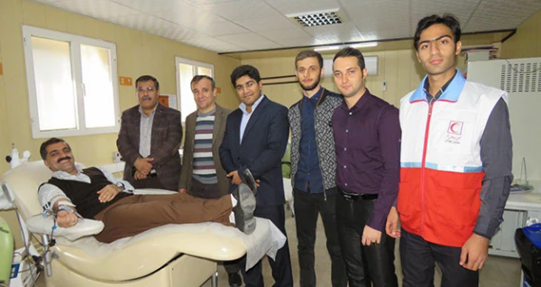 اهدای خون توسط جمعی از دانشجویان و پرسنل پردیس شهید مدرس کردستان 2