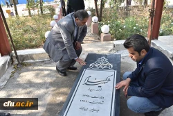 تلاوت قرآن مجید بر سر مزار شهید گمنام پردیس شهید مفتح شهرری 2